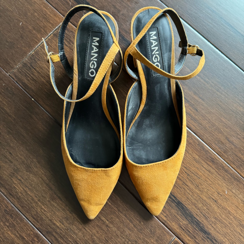 Mango shoes heels mustard color